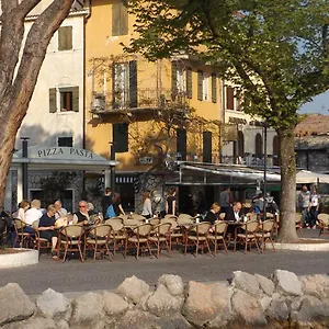 Casa Glicine , Garda (Verona) Italien